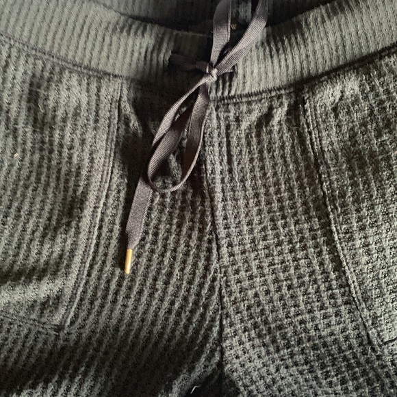 J.Crew crop waffle casual lounge pants 🦋 - Picture 9 of 13